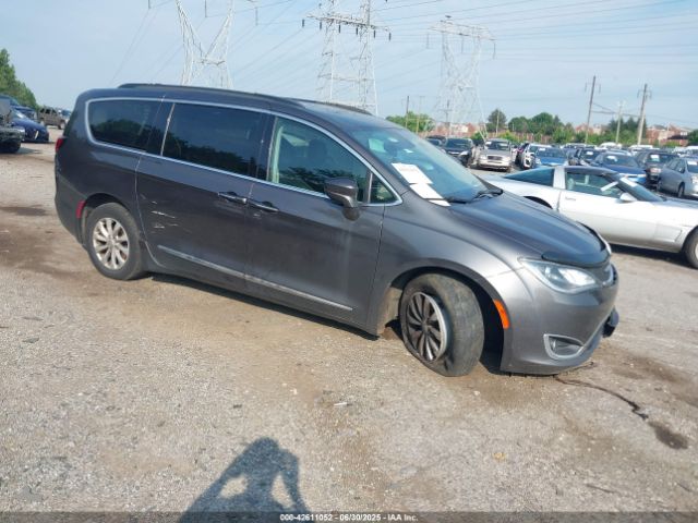 Chrysler Pacifica 2017 2C4RC1BGXHR734516 main image