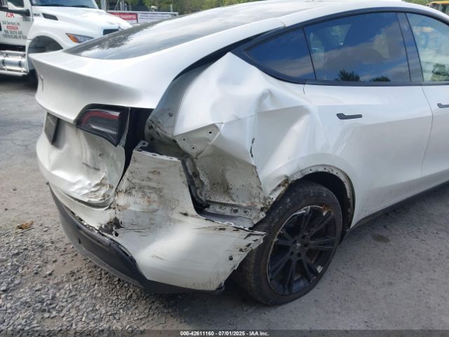 2022 TESLA MODEL Y 7SAYGDEEXNA012630 Photo 5