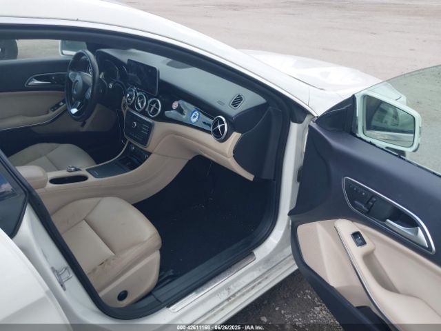 2015 MERCEDES-BENZ CLA 250 WDDSJ4EB2FN166996 Photo 4