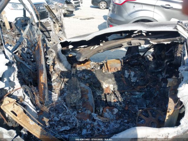 2012 JAGUAR XJ SAJWA2GBXCLV37280 Photo 4