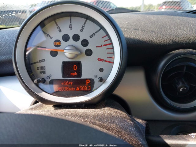 2010 MINI COOPER WMWMF3C51ATZ61146 Photo 6