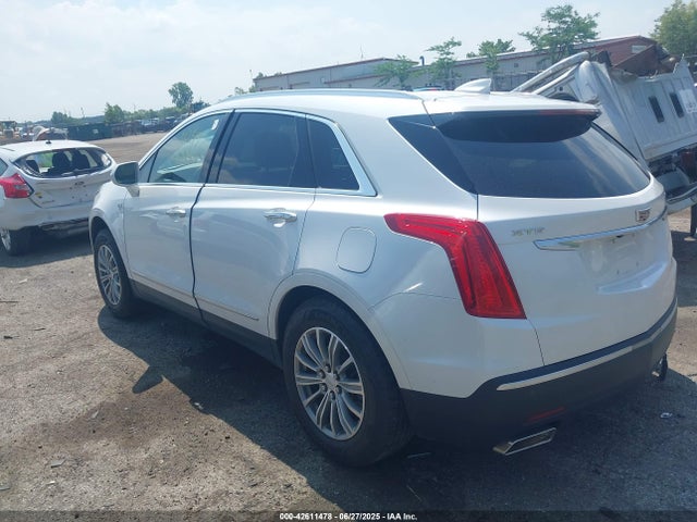 2018 CADILLAC XT5 1GYKNCRS7JZ237480 Photo 2