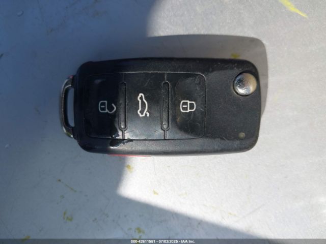 2015 VOLKSWAGEN PASSAT 1VWAT7A37FC085923 Photo 10