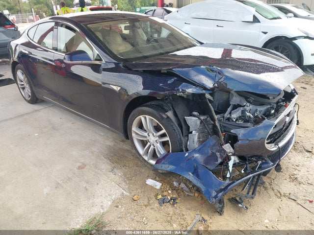 2014 TESLA MODEL S 5YJSA1H16EFP32246 Photo 0
