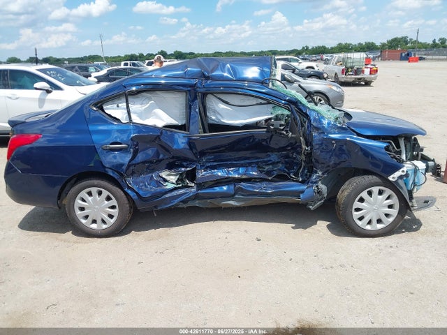 3N1CN7AP6EL849324 Nissan 2014