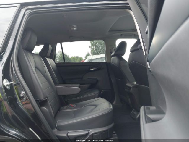 2022 TOYOTA HIGHLANDER 5TDGZRBH4NS596326 Photo 7