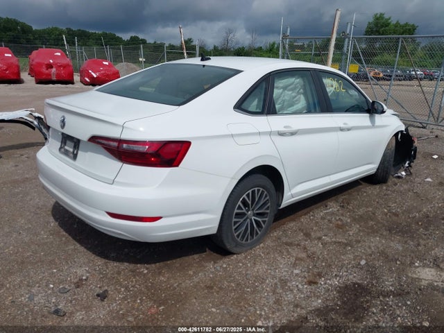 3VWC57BU7MM083689 Volkswagen tsi