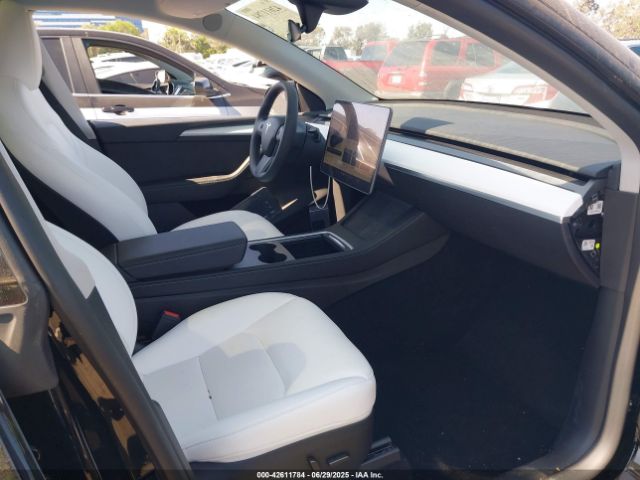 2024 TESLA MODEL Y 7SAYGDED5RF126518 Photo 4