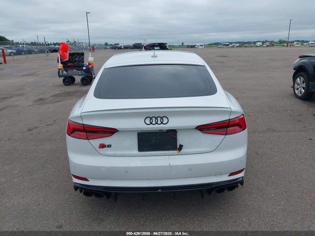 WAUB4CF58JA010446 Audi 2018