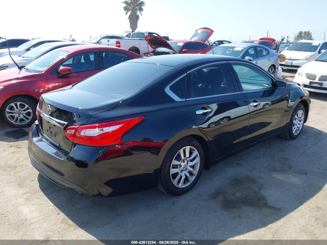1N4AL3AP0HN365663 Nissan 2017