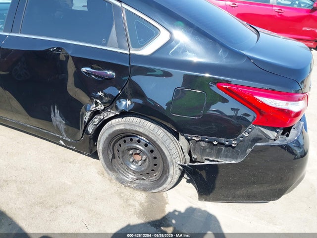 1N4AL3AP0HN365663 Nissan 2017