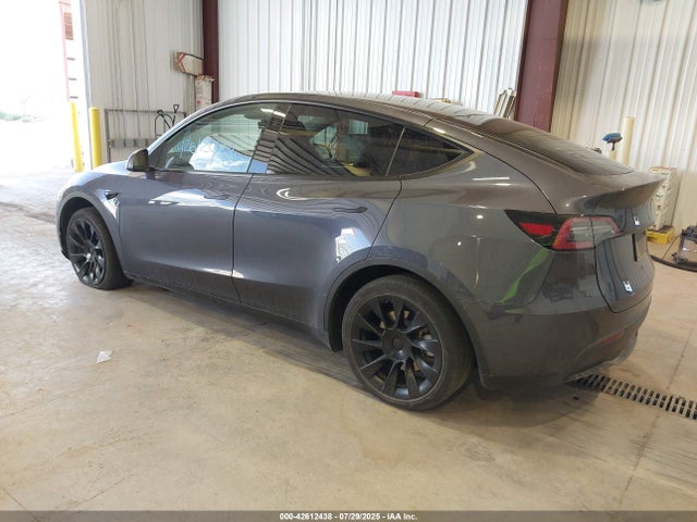 2023 TESLA MODEL Y 7SAYGDEE5PA203388 Photo 2