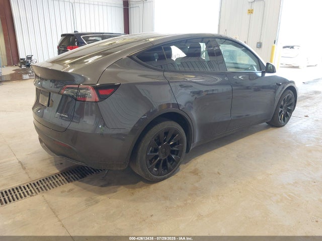 2023 TESLA MODEL Y 7SAYGDEE5PA203388 Photo 3