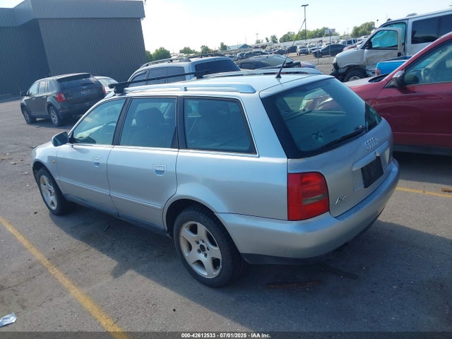 1998 AUDI A4 WAUGD28DXWA173627 Photo 2
