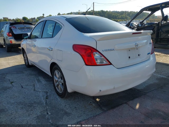 3N1CN7AP3EL823537 Nissan 2014