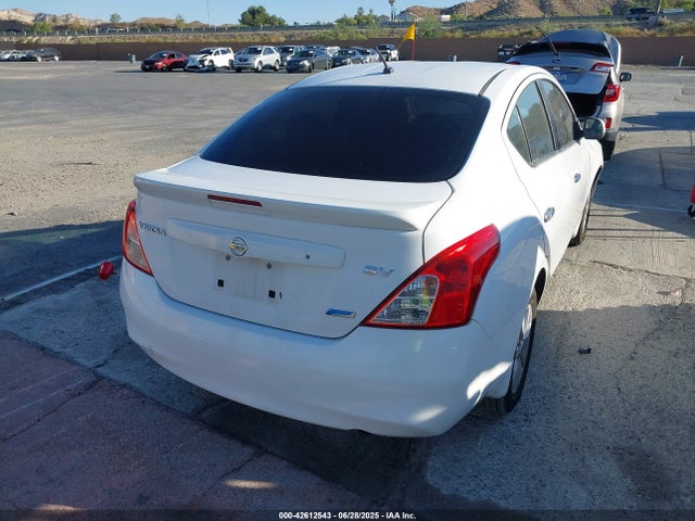 3N1CN7AP3EL823537 Nissan 2014
