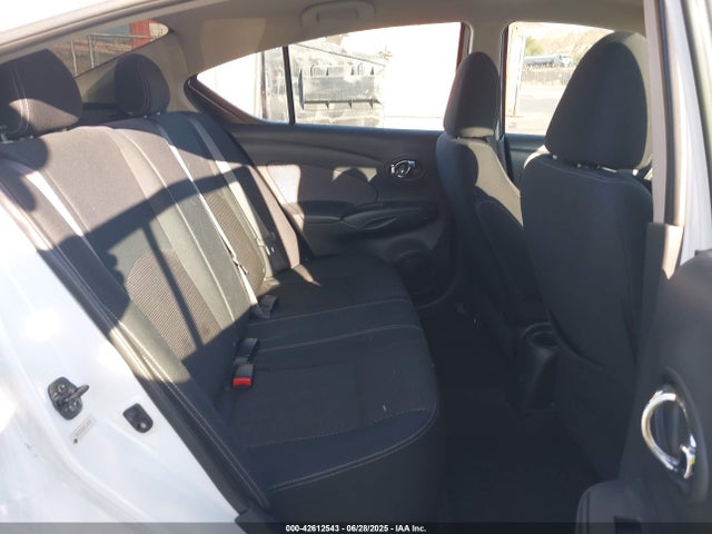 3N1CN7AP3EL823537 Nissan 2014