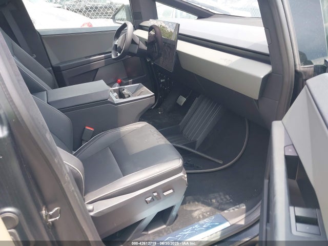 2024 TESLA CYBERTRUCK 7G2CEHED7RA041629 Photo 4