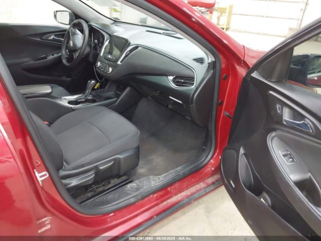 2016 CHEVROLET MALIBU 1G1ZE5ST5GF197065 Photo 4