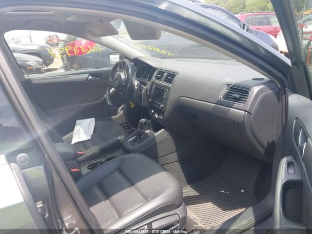 2017 VOLKSWAGEN JETTA 3VWDB7AJ3HM323489 Photo 4