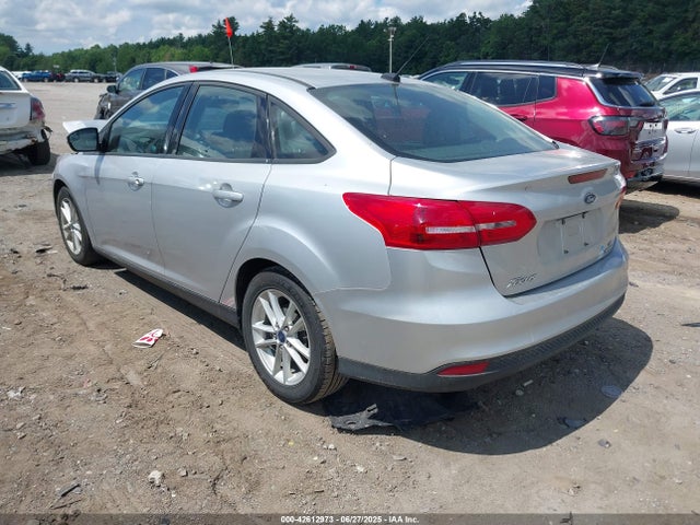 Ford 2016 2016 1FADP3F23GL390341 Image 3