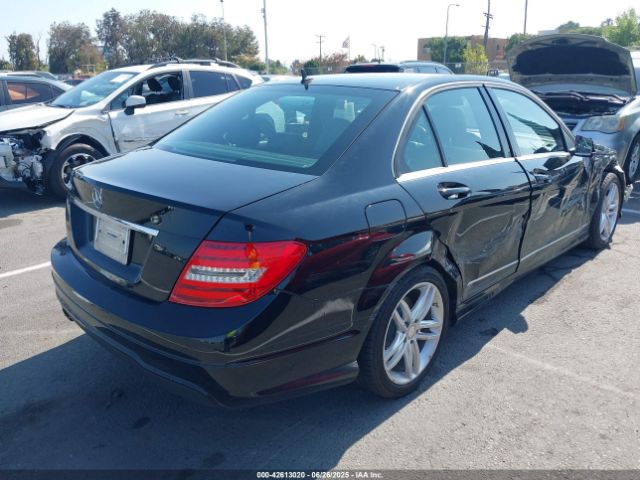 2013 MERCEDES-BENZ C 250 WDDGF4HB7DR255701 Photo 3