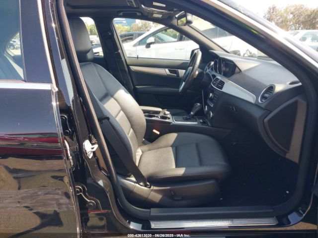 2013 MERCEDES-BENZ C 250 WDDGF4HB7DR255701 Photo 4