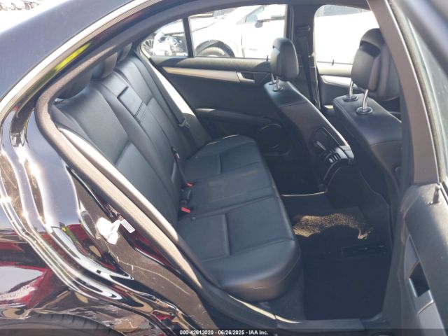 2013 MERCEDES-BENZ C 250 WDDGF4HB7DR255701 Photo 7