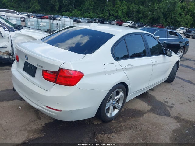 WBA3B1G5XFNT02306 BMW 320i