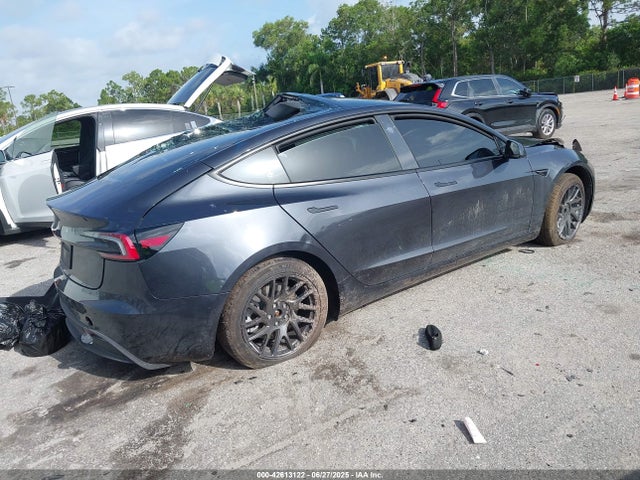 2025 TESLA MODEL 3 5YJ3E1EA9SF925113 Photo 3