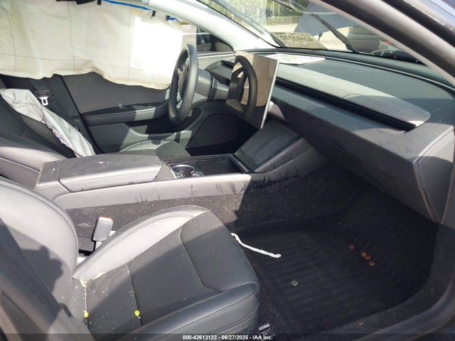 2025 TESLA MODEL 3 5YJ3E1EA9SF925113 Photo 4