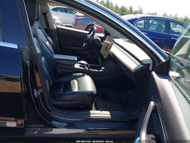 2019 TESLA MODEL 3 5YJ3E1EB3KF197023 Photo 4