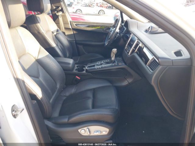 2018 PORSCHE MACAN WP1AA2A53JLB01068 Photo 4