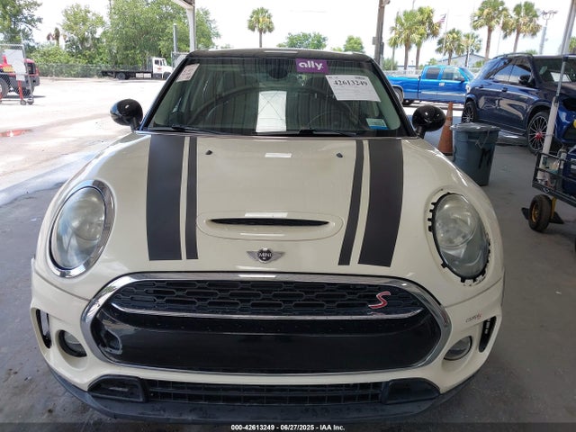 Mini Clubman Cooper S 2017 WMWLN9C32H2E49592 Image 33