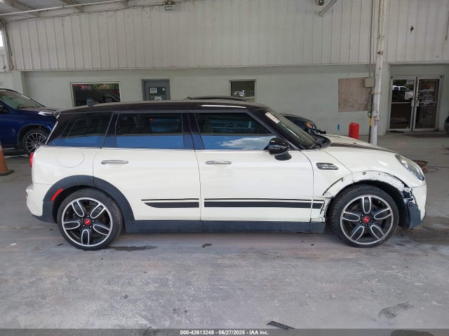Mini Clubman Cooper S 2017 WMWLN9C32H2E49592 Image 34
