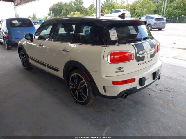 2017 MINI CLUBMAN WMWLN9C32H2E49592 Photo 2