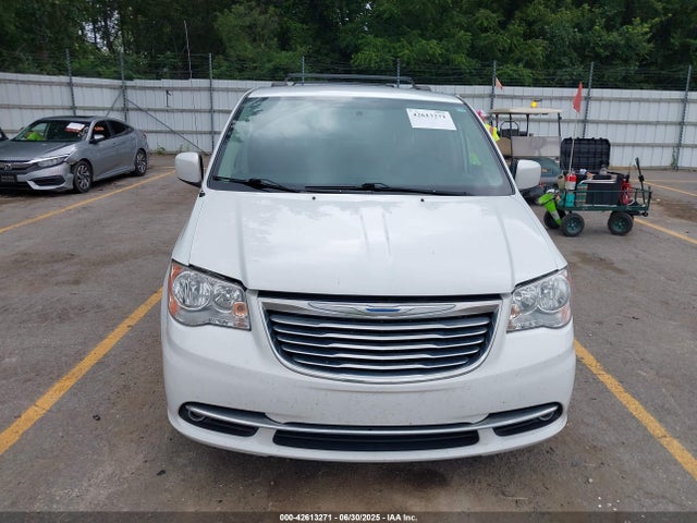 2C4RC1BG9GR198754 Chrysler Town and Country