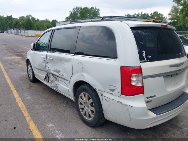 2C4RC1BG9GR198754 Chrysler Town and Country