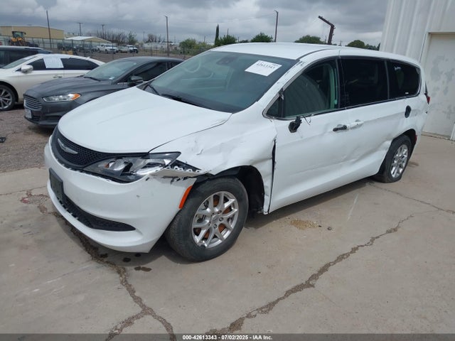 2023 CHRYSLER VOYAGER 2C4RC1CG3PR567798 Photo 1