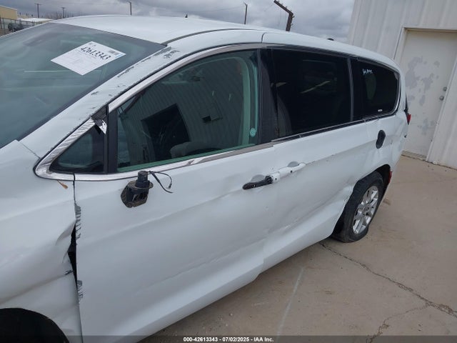 2023 CHRYSLER VOYAGER 2C4RC1CG3PR567798 Photo 5