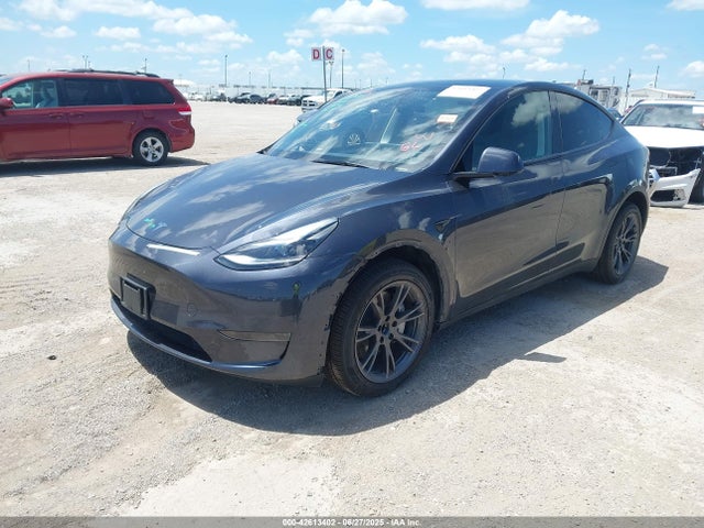 2025 TESLA MODEL Y 7SAYGDEDXSA353268 Photo 1