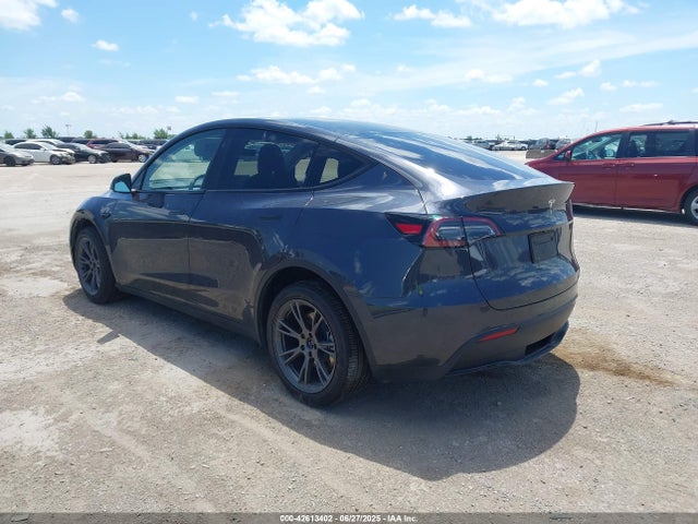 2025 TESLA MODEL Y 7SAYGDEDXSA353268 Photo 2