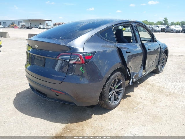 2025 TESLA MODEL Y 7SAYGDEDXSA353268 Photo 3