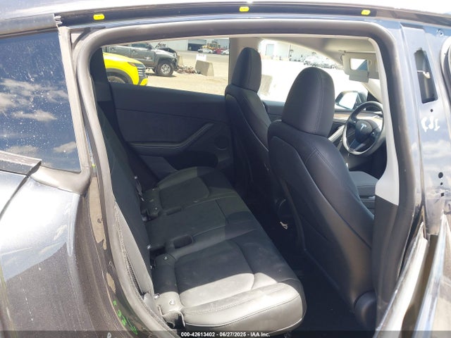 2025 TESLA MODEL Y 7SAYGDEDXSA353268 Photo 7