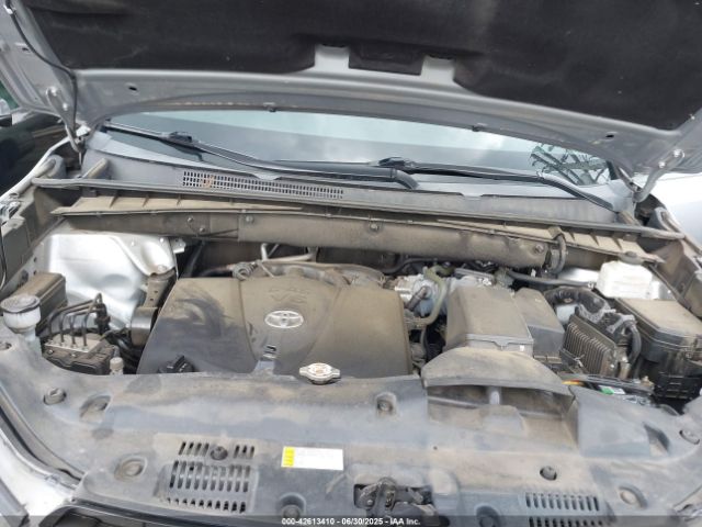 2019 TOYOTA HIGHLANDER 5TDZZRFH6KS367645 Photo 9