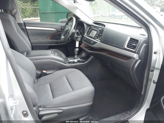 2019 TOYOTA HIGHLANDER 5TDZZRFH6KS367645 Photo 4