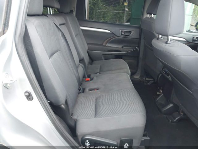 2019 TOYOTA HIGHLANDER 5TDZZRFH6KS367645 Photo 7