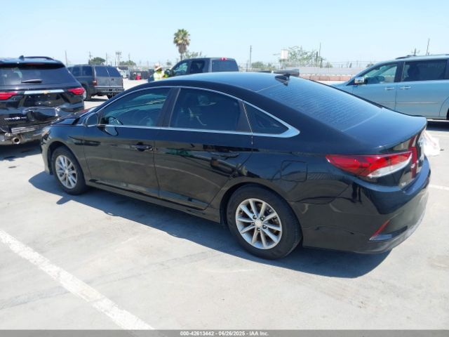 2019 HYUNDAI SONATA 5NPE24AF2KH758096 Photo 2