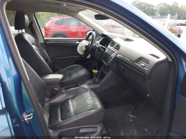 2018 VOLKSWAGEN TIGUAN 3VV5B7AX3JM034258 Photo 4