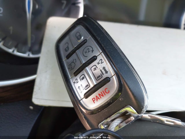 2023 Chrysler Pacifica Limited მანქანა იყიდება აუქციონზე, vin: 2C4RC1GG9PR623690, აუქციონის ნომერი: 42613573